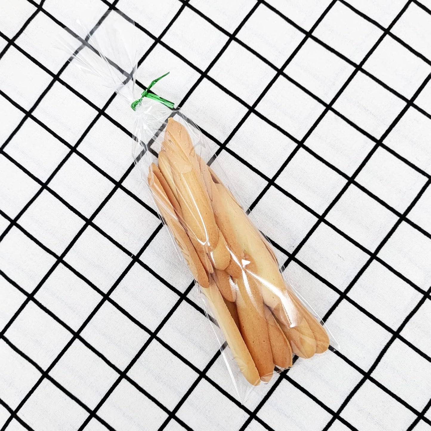 XLSFPY 100PCS Clear Cellophane Bags, 5x7 Small Treat Bags with Ties, Cake Pop Bags, Candy Bags, Goodie Bags, Rice Crispy Treat Bags, Clear Bags for Favors Birthday Party (5'' x 7'')
