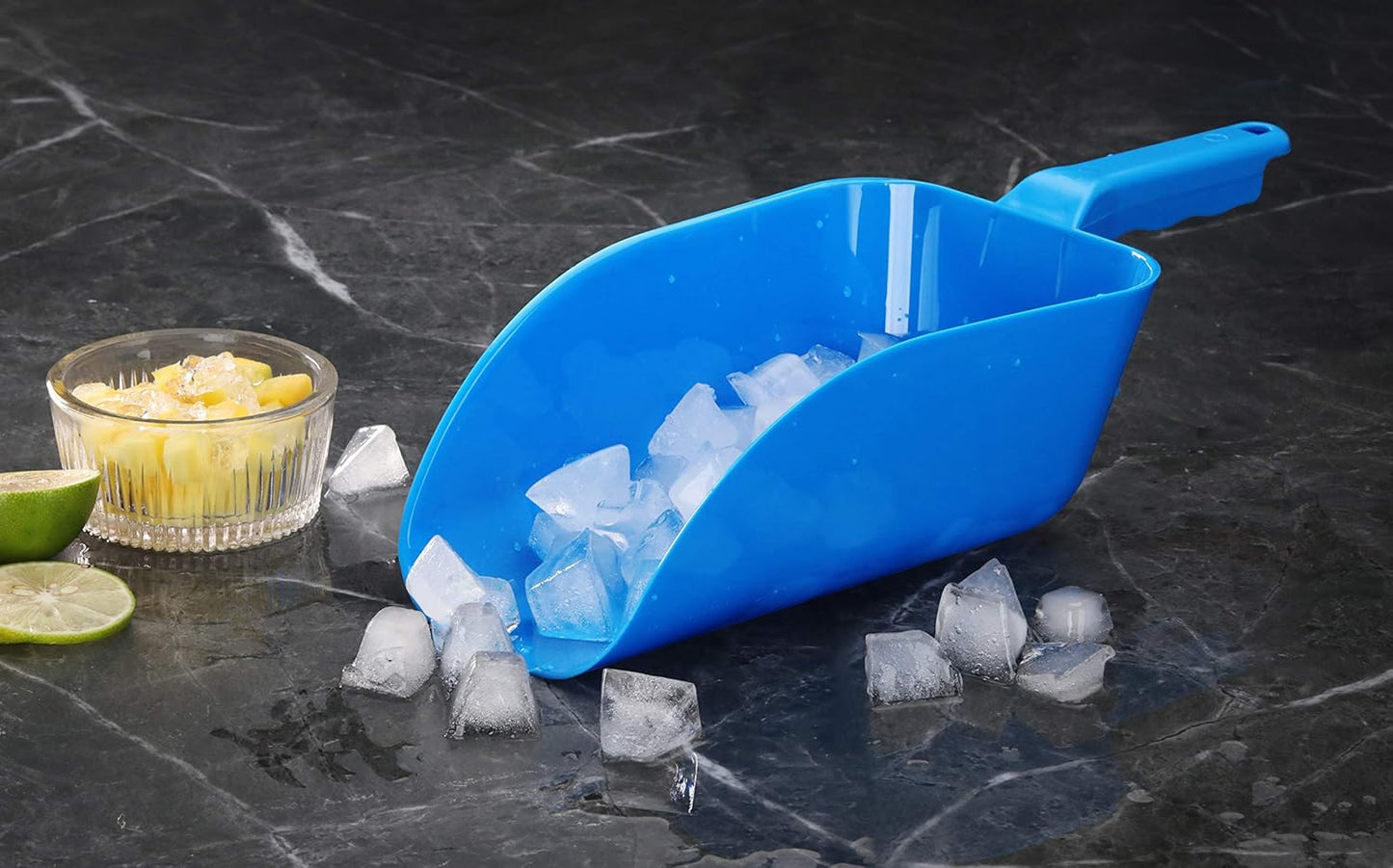 New Star Foodservice Commercial Grade Polycarbonate Plastic Utility Ice Scoop, White, 64 oz