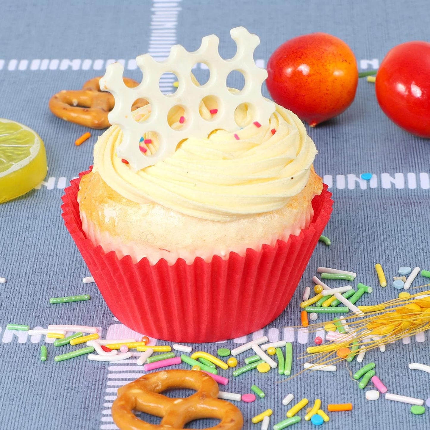 Caperci Standard White Cupcake Liners 500 Count, No Smell, Food Grade & Grease-Proof Baking Cups Paper