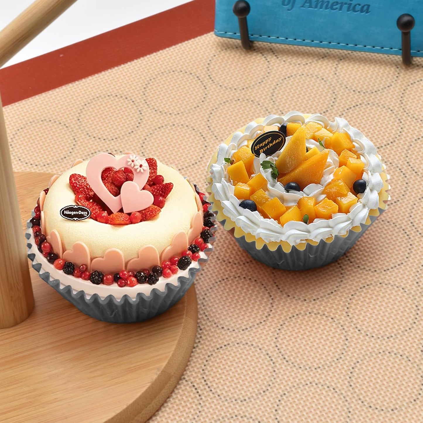200 Pcs Gold Foil Cupcake Liners Standard Baking Cups Muffin Paper Cases