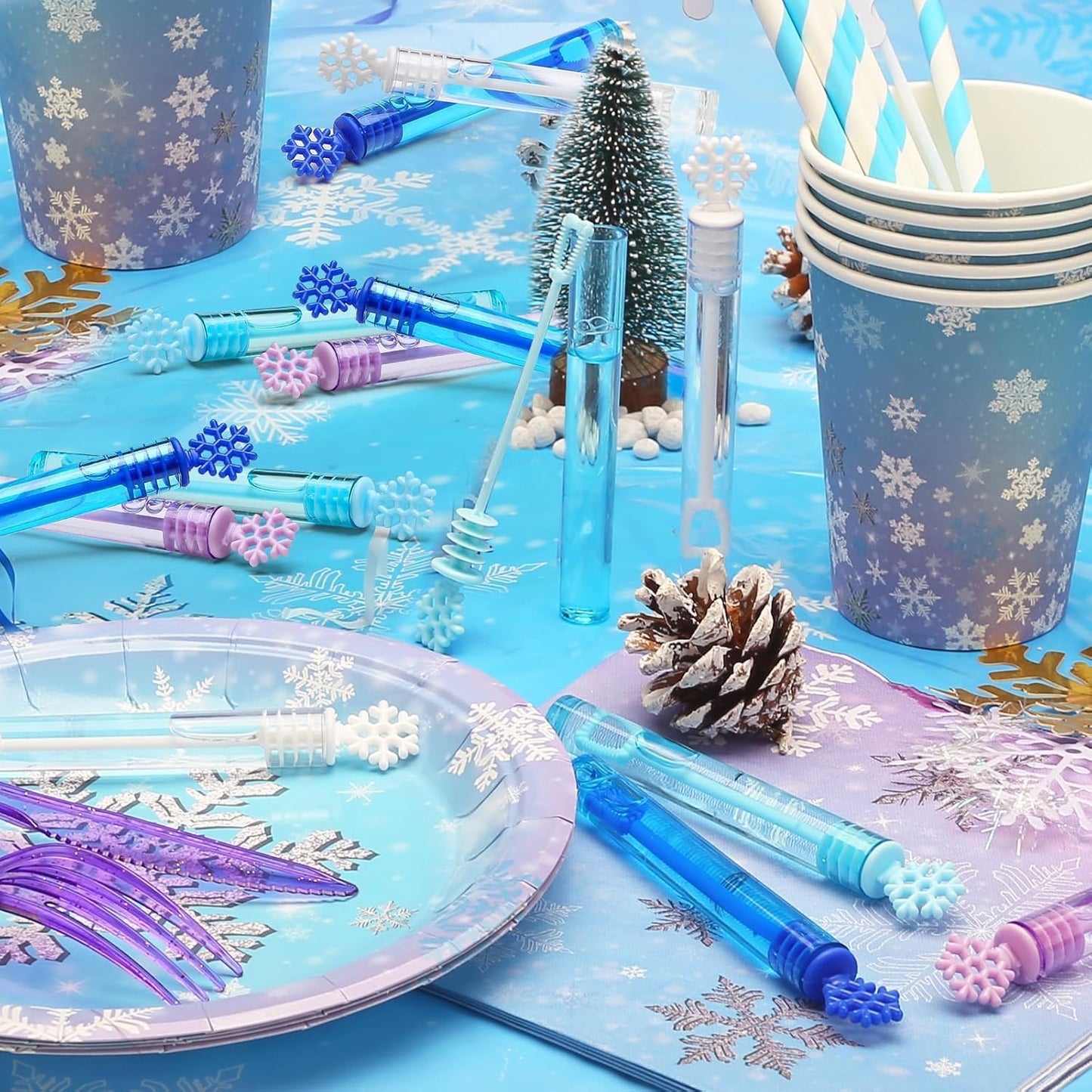32 Pcs Snowflake Bubble Wand Bulk for Kids, 4 Color Mini Snowflake Party Favor, Valentine's, Goody Bag Stuffers, Classroom Exchange Prizes, Birthday Gift, Pinata, Winter Themed Toy for Girl Boy