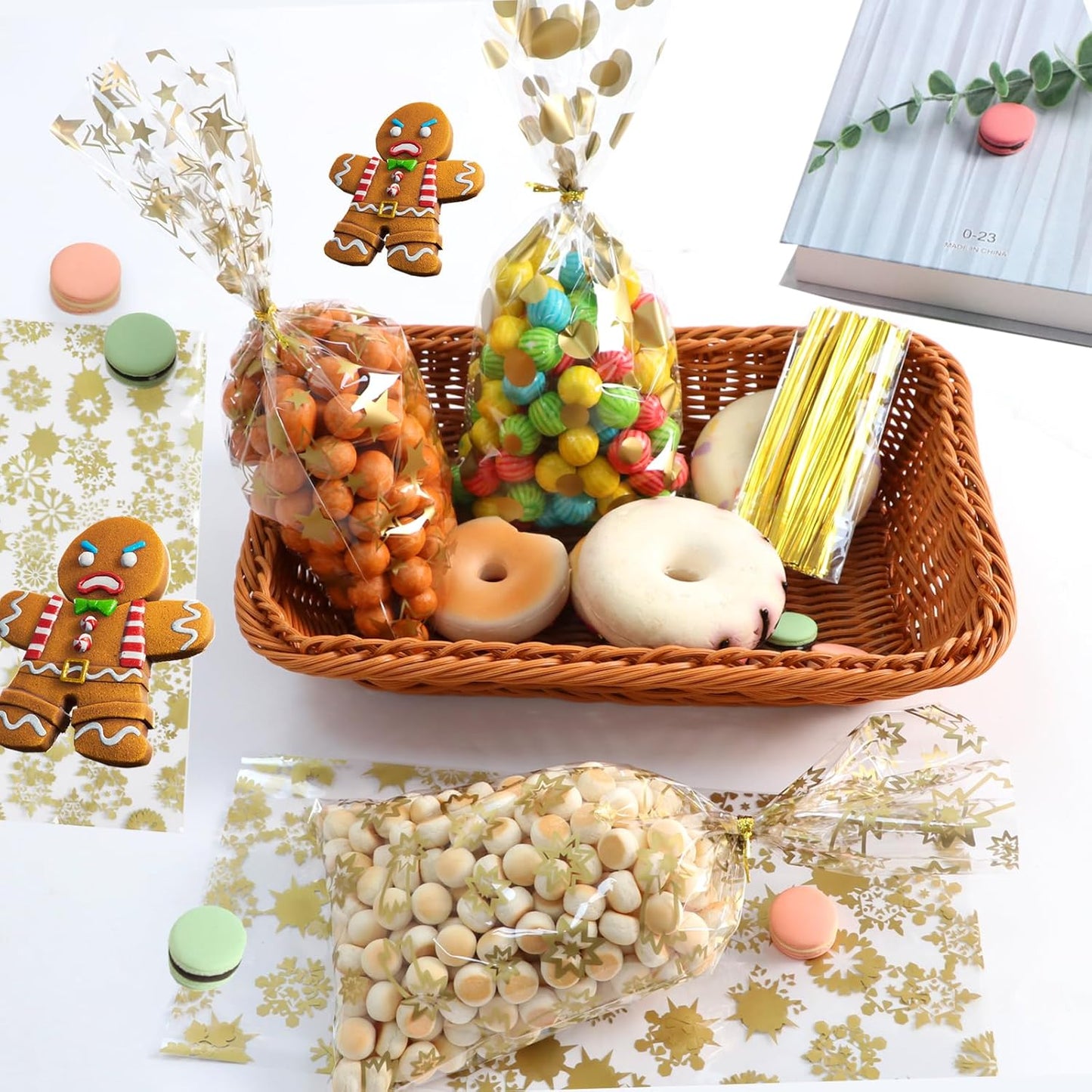 100 Pcs Star Printed 5"X 7" Gift Wrap Cello Cellophane Treat Bags Party Favor bags Clear Candy Cookie Bag Plastic Poly Goodie Storage Bag with Twist Ties for Bakery,Birthday, Wedding ,Party Decorations (Gold)