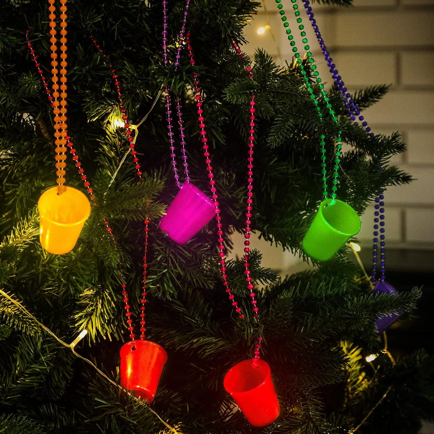 Sureio 24 Pieces Shot Glass Necklaces Light Up Necklace Shot Glasses Glow in the Dark Neon Plastic Shot Necklace Cups on Beaded for Halloween Christmas Wedding Glowing Party Favor, 6 Colors