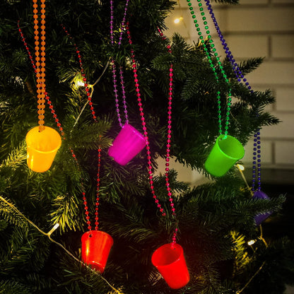 Sureio 24 Pieces Shot Glass Necklaces Light Up Necklace Shot Glasses Glow in the Dark Neon Plastic Shot Necklace Cups on Beaded for Halloween Christmas Wedding Glowing Party Favor, 6 Colors