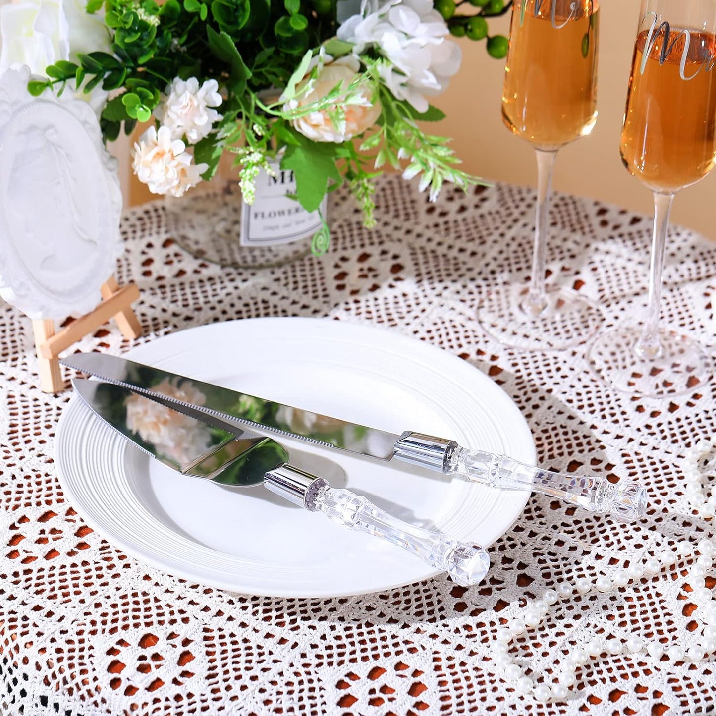 Boao 4 Pieces Wedding Toasting Flutes and Cake Server Set Wedding Reception Supplies Champagne Glasses Cake Knife Pie Server (Gold,Classic)