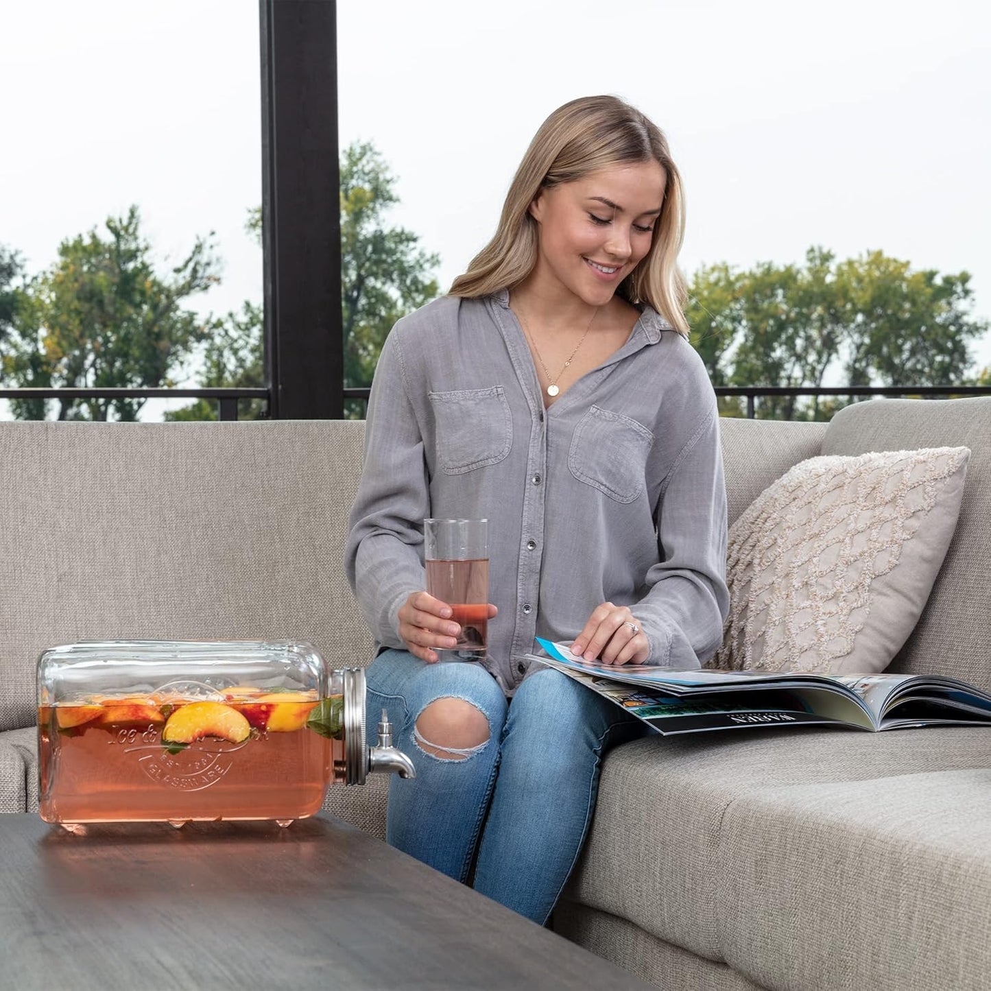 Le'raze 1.5-Gallon Glass Beverage Dispenser - Modern, Clear & Stainless Steel - Gravity Dispenser with Stainless Steel Spigot