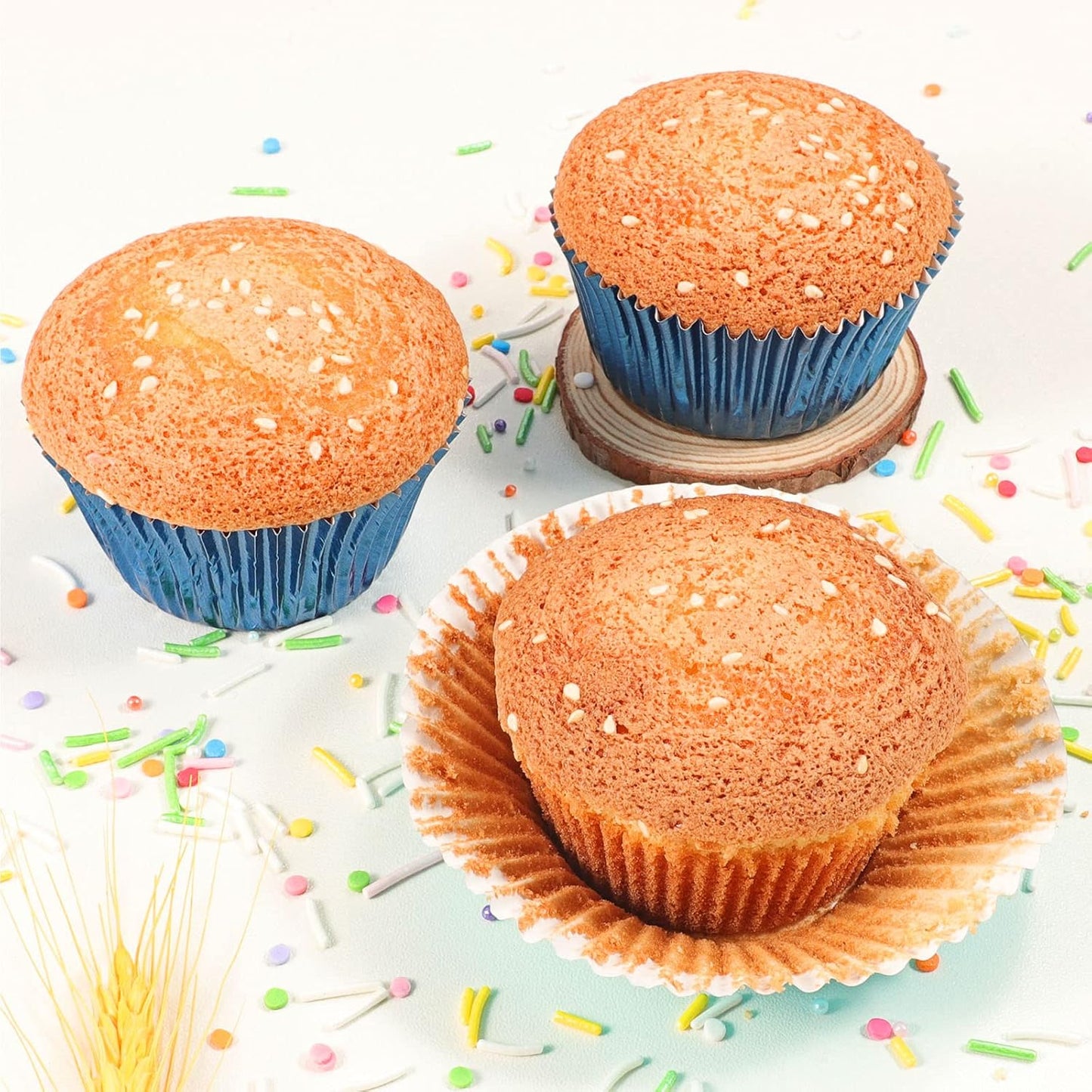 Caperci Standard Cupcake Liners Gold Foil Muffin Baking Cups 150-Pack - Premium Greaseproof & Sturdy Cupcake Papers