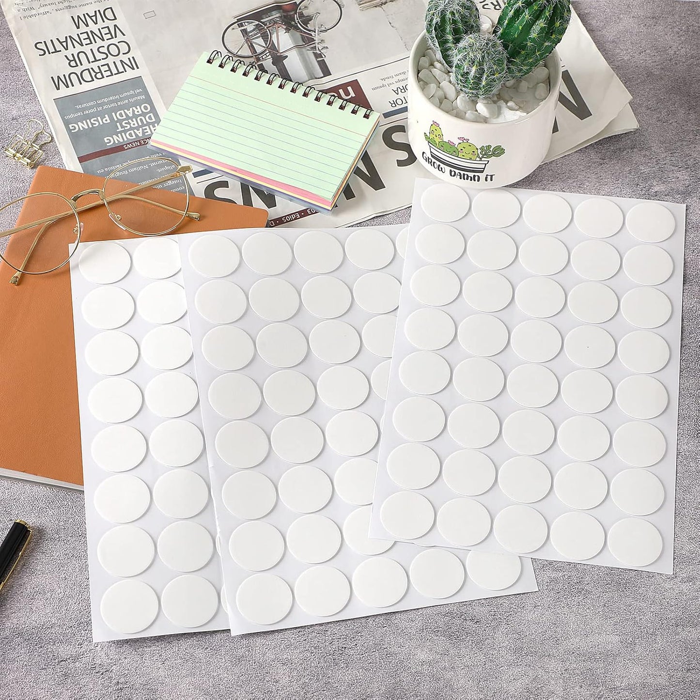 JANYUN 140 Pieces Adhesive Dots,Removable Round Putty Clear Tack No Trace Small Tape Stickers for Wall Hanging Festival Poster Office Party Decoration Picture Crafts