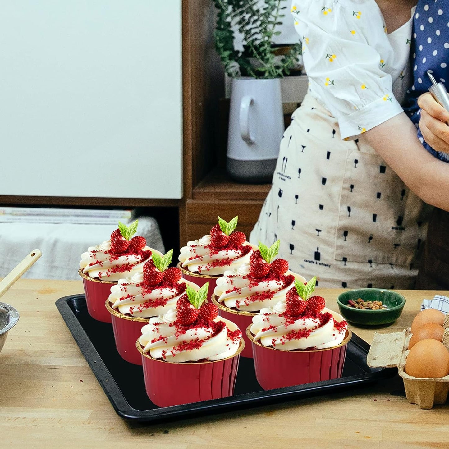 Cupcake Liners with Lids 50 Pack,LNYZQUS 5oz Large Foil Cupcake Cups Muffin Tins,Disposable Baking Cups Muffin Liners Wrappers Holders for Wedding Valentine-Pink in gold
