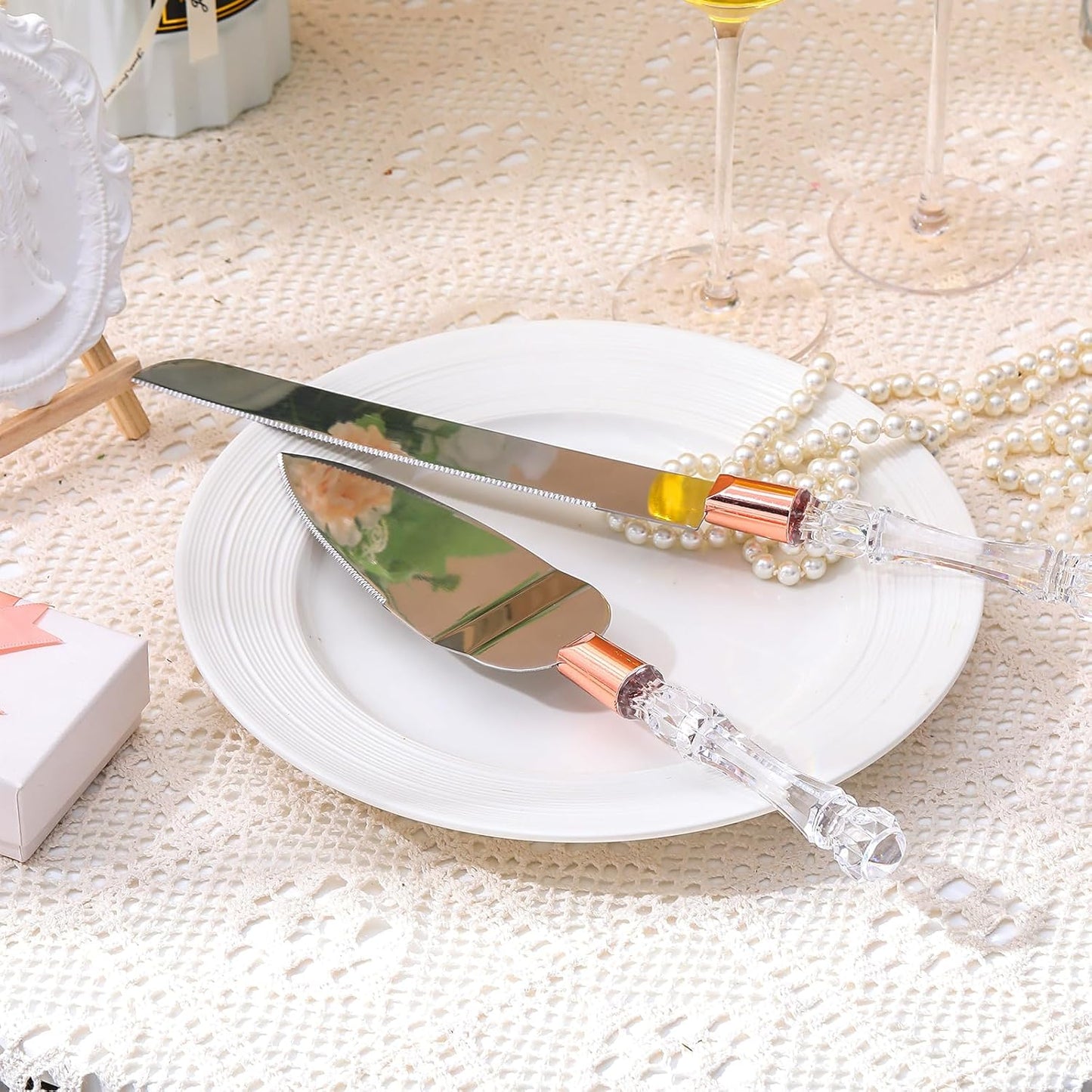 Boao 4 Pieces Wedding Toasting Flutes and Cake Server Set Wedding Reception Supplies Champagne Glasses Cake Knife Pie Server (Gold,Classic)