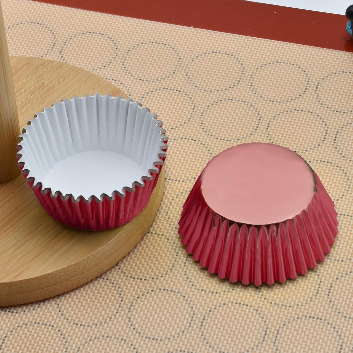 200 Pcs Gold Foil Cupcake Liners Standard Baking Cups Muffin Paper Cases