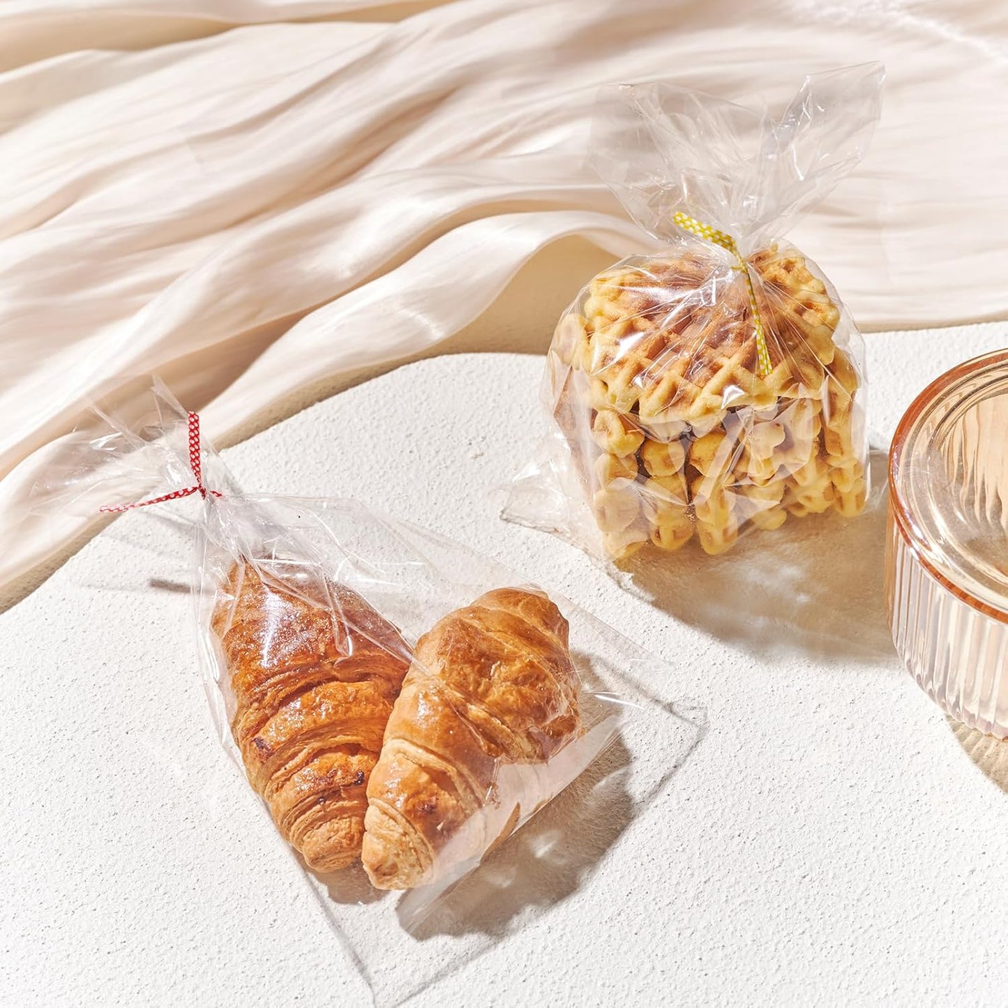 100 Pcs 10 in x 6 in Clear Flat Cello Cellophane Treat Bags Good for Bakery, Cookies, Candies,Dessert(by Brandon)1.4mil.Give Metallic Twist Ties!