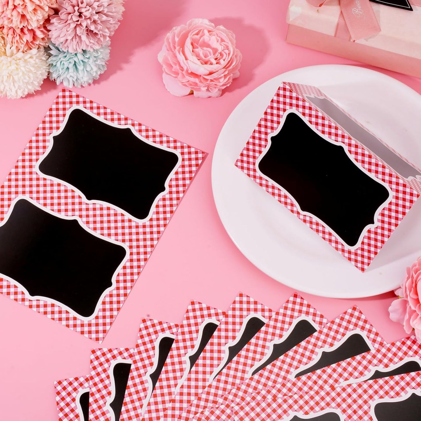 25 Pcs Picnic Party Decorations BBQ Party Decorations, Red Gingham Double Sided Cardboard Tent Cards for Table Number Food Labels Buffet Signs Wedding Baby Shower Event Decor Supplies