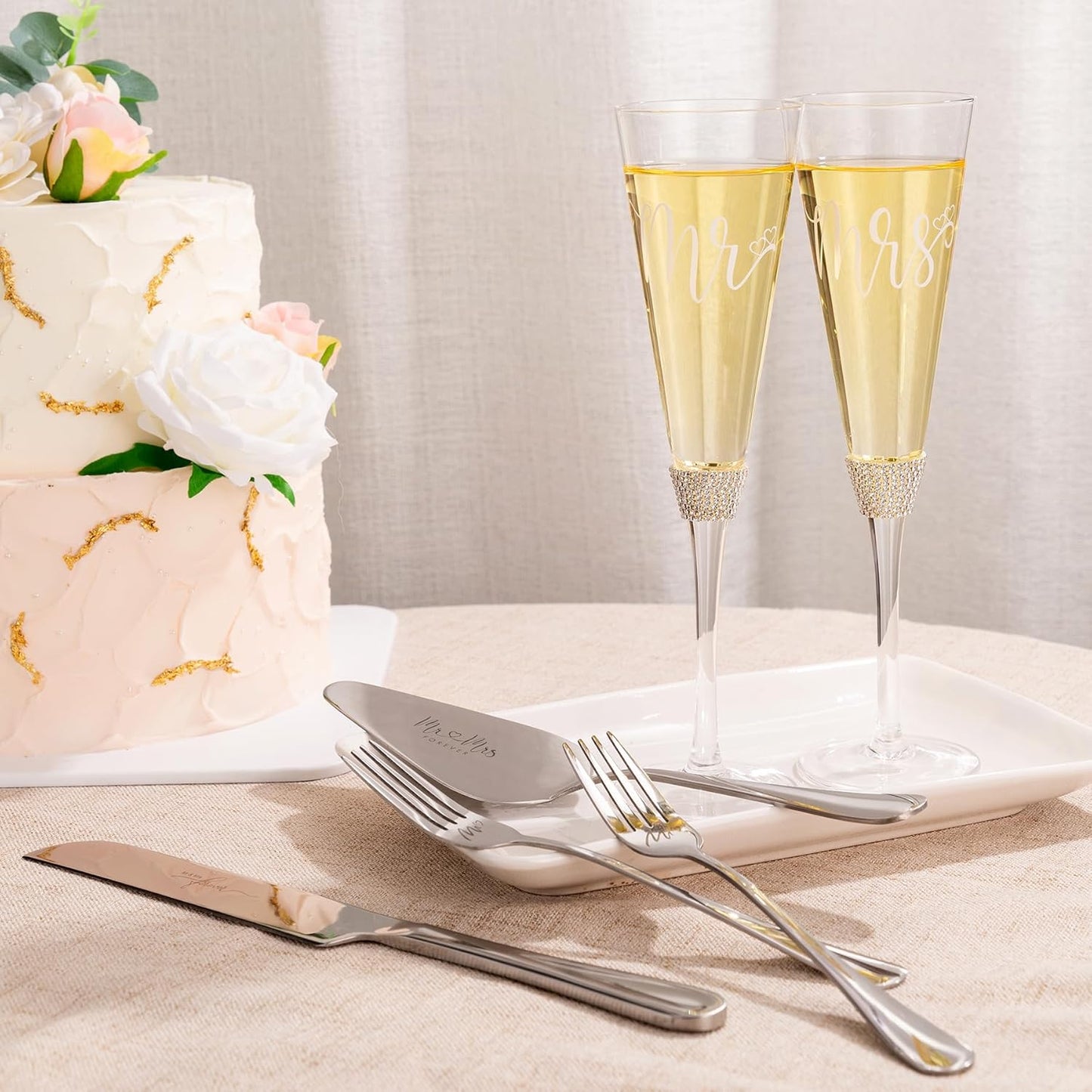 Wedding Cake Knife and Server Set, Bride and Groom Champagne Glasses and Gold Cake Cutting Set for Wedding, Cake Cutter and Champagne Flutes Glass for Mr and Mrs Gifts for Coples (Gold)