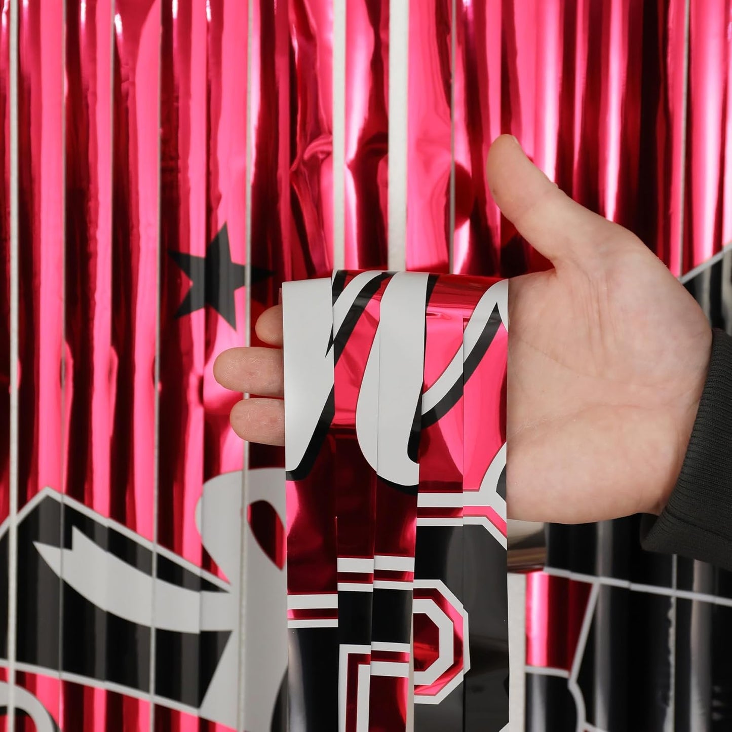 Gradution Party Suppiles Backdrop Decoration 2026, Claas of 2026 Streamer Tinsel Foil Fringe Curtains, Photo Booth Prop Backdrop, Black Grad Photo Backgrounds