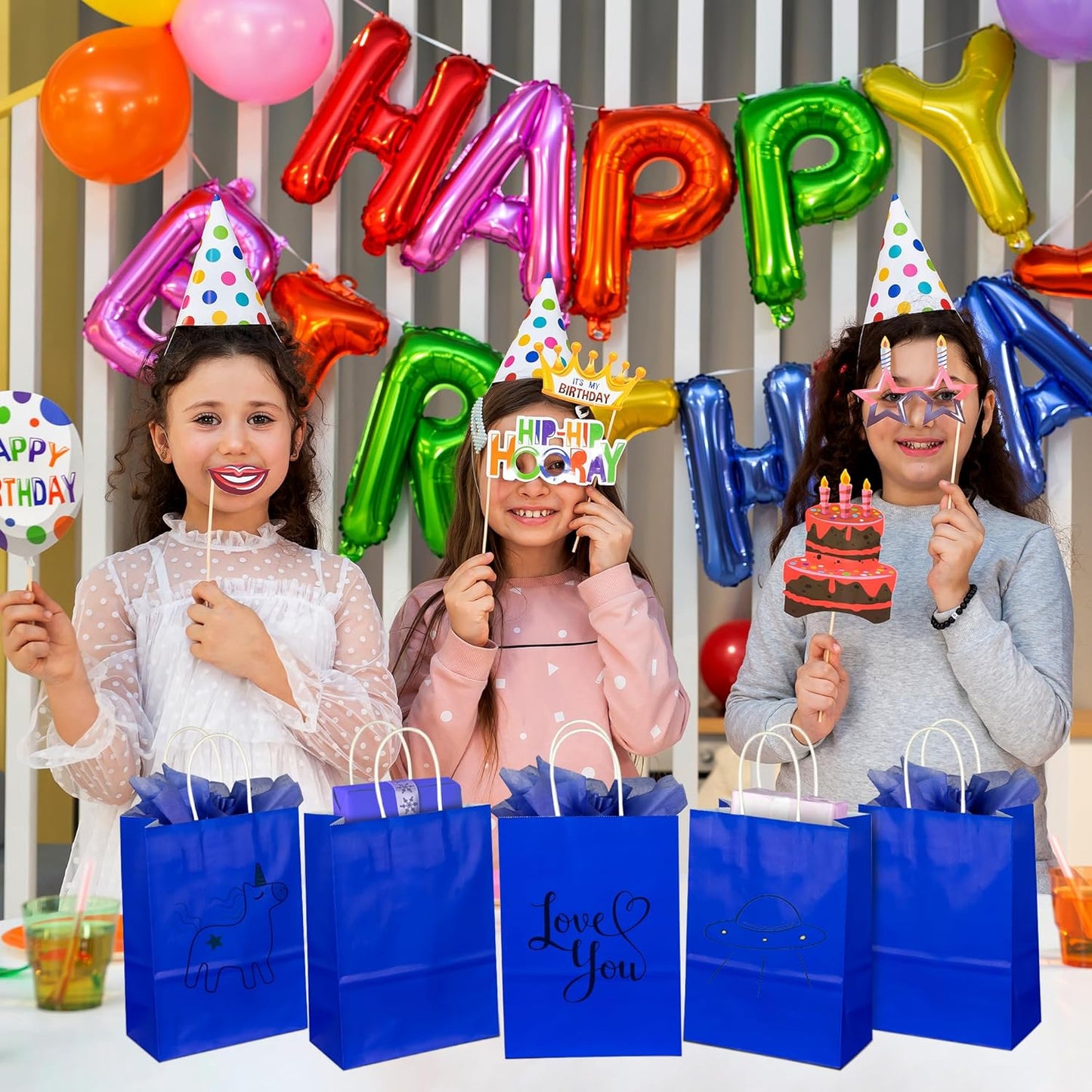 BLEWINDZ 32 Pieces Gift Bags with 32 Tissues, 8 Colors Party Favor Bags with Handles, Rainbow Gift Bag for Wedding, Birthday, Party Supplies and Gifts