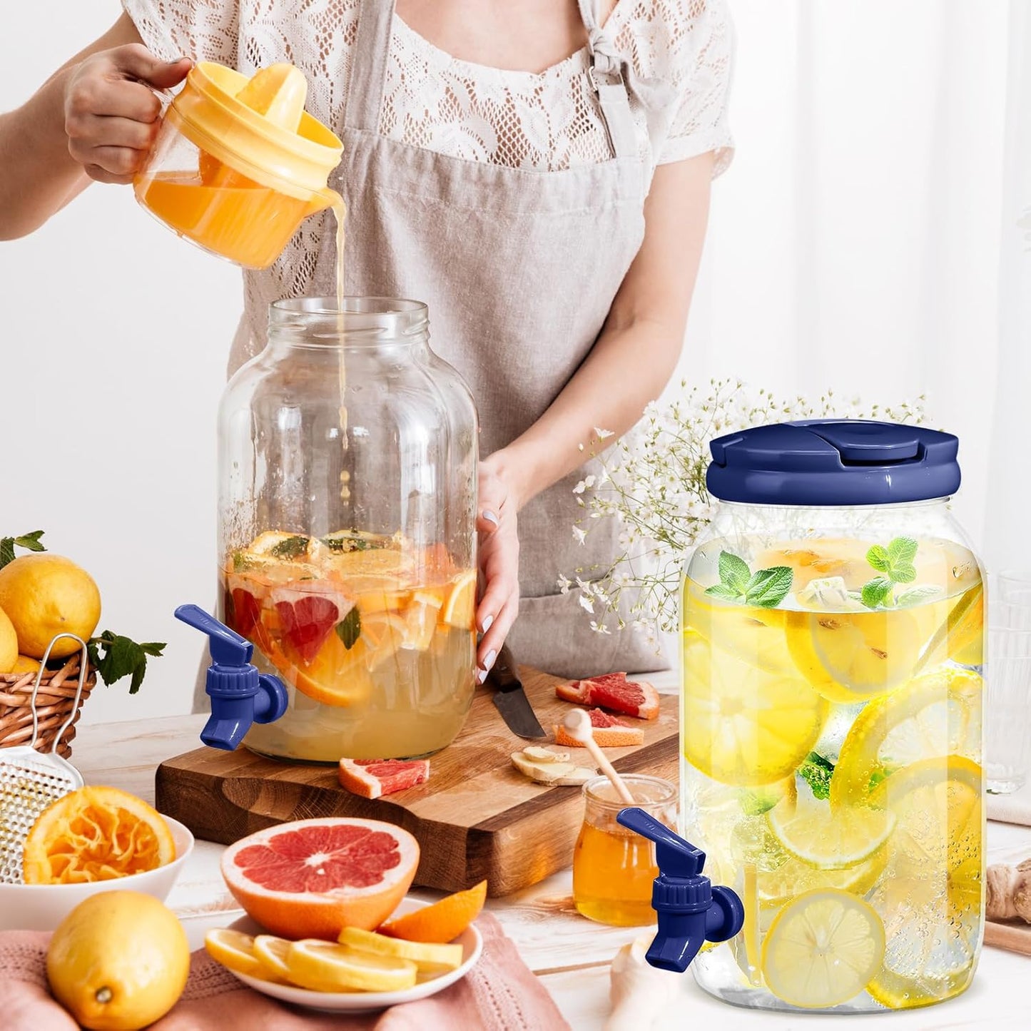 Havawish 2 Pcs 1 Gallon Plastic Beverage Dispenser with Spigot Clear Summer Kitchen Fridge Drink Dispenser for Parties Lemonade Juice Tea Beer Cold Water (Red,Cylinder)
