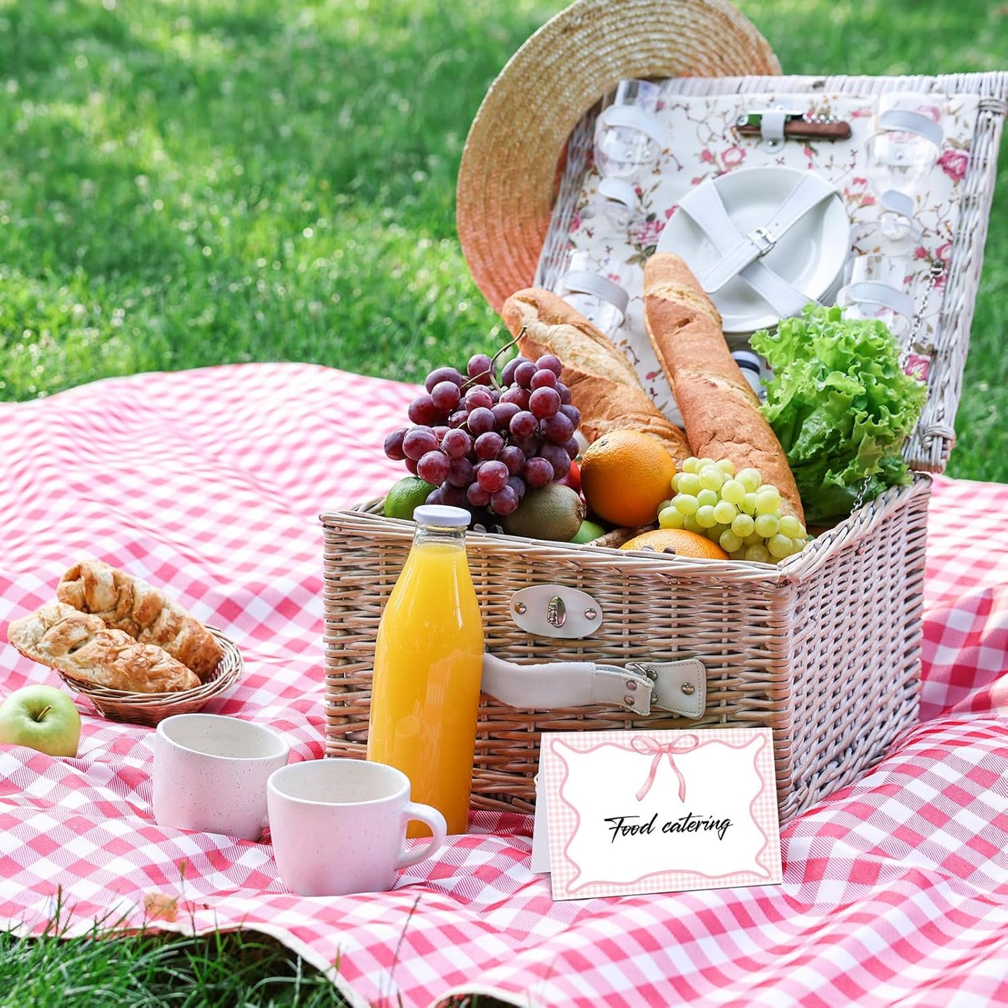 Maitys 24 Pcs Blue Gingham Picnic Party Decoration Bow Place Cards 6 x 4 Inch Summer Themed Bow Tent Card Large Holiday Table Setting Food Label for Summer BBQ Bridal Showers Supplies