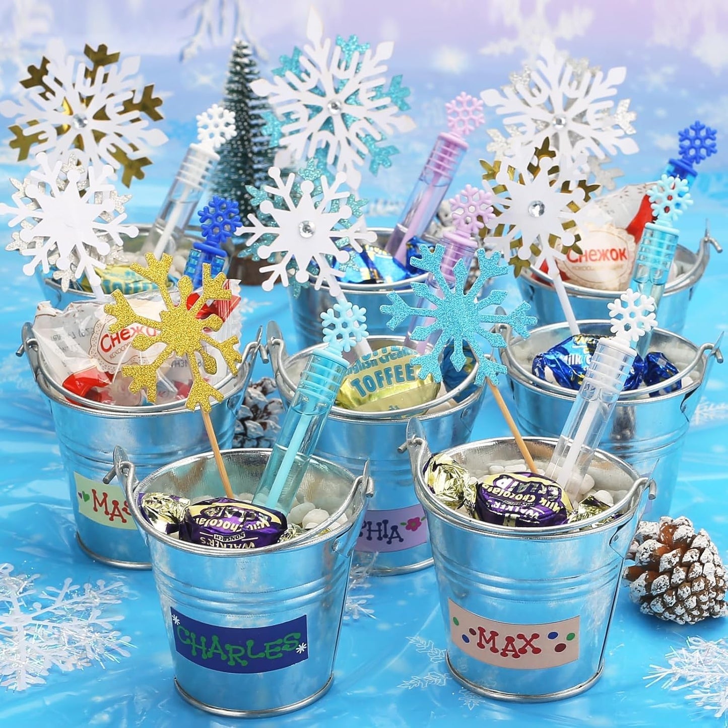 32 Pcs Snowflake Bubble Wand Bulk for Kids, 4 Color Mini Snowflake Party Favor, Valentine's, Goody Bag Stuffers, Classroom Exchange Prizes, Birthday Gift, Pinata, Winter Themed Toy for Girl Boy