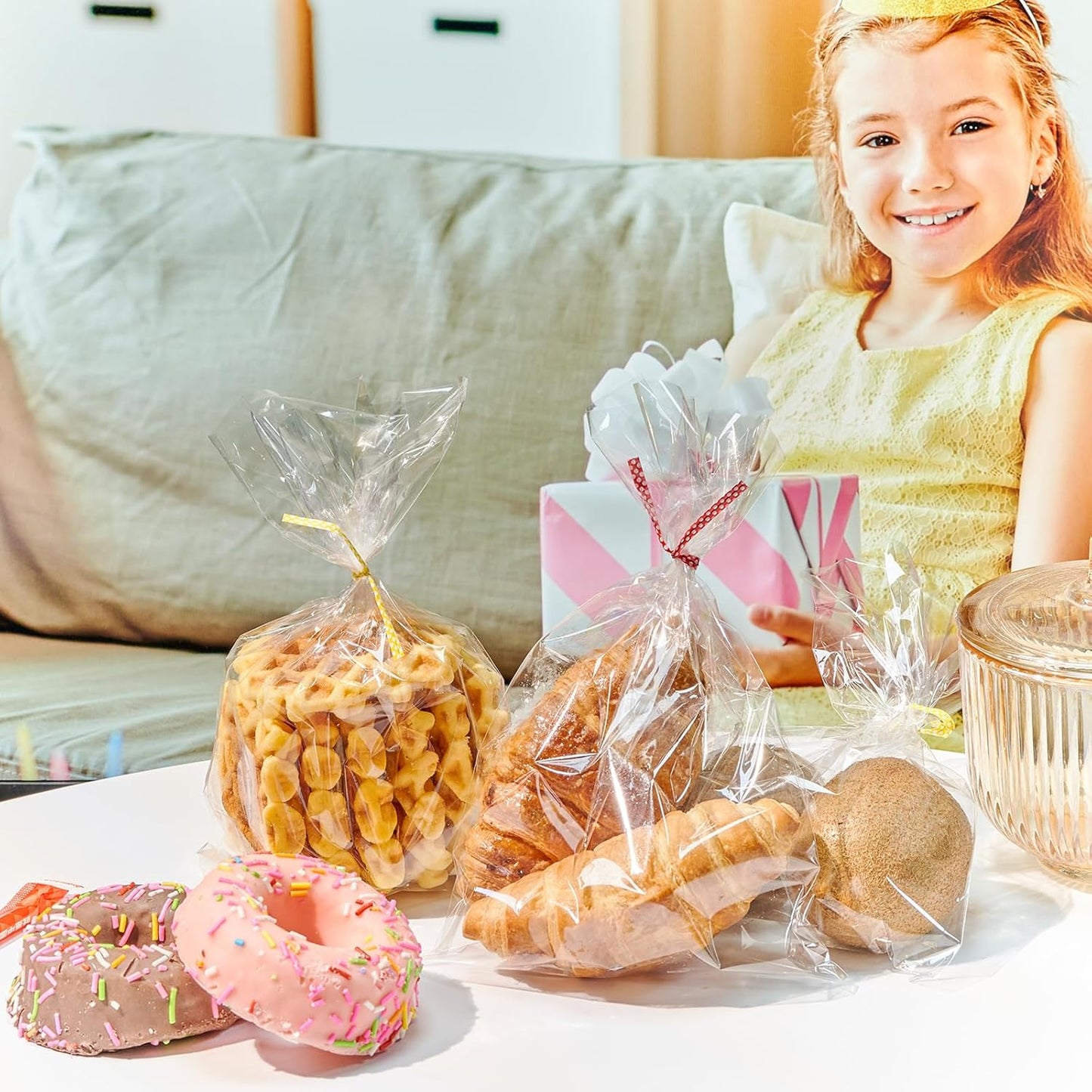 100 Pcs 10 in x 6 in Clear Flat Cello Cellophane Treat Bags Good for Bakery, Cookies, Candies,Dessert(by Brandon)1.4mil.Give Metallic Twist Ties!