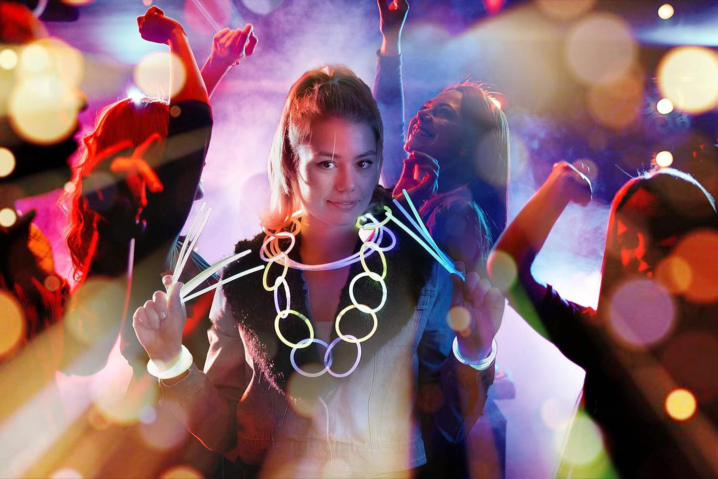 Play22 100pk Ultra Bright Glow Sticks Bulk Party Favors - 8" Premium Glow in the Dark Party Supplies, Neon, Easter, Halloween Party Decorations Glow Necklaces and Bracelets for Kids or Adults