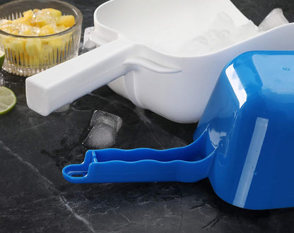 New Star Foodservice Commercial Grade Polycarbonate Plastic Utility Ice Scoop, White, 64 oz