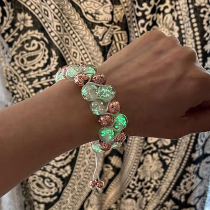 ARTSY Crafts Glow in The Dark Firefly Beads Bracelets, 7 Chakras Crystal Mermaid Glass Beaded Bracelets for Anti Anxeity Healing Energy Money Wealth Abundance Stackable Bangle Wristband