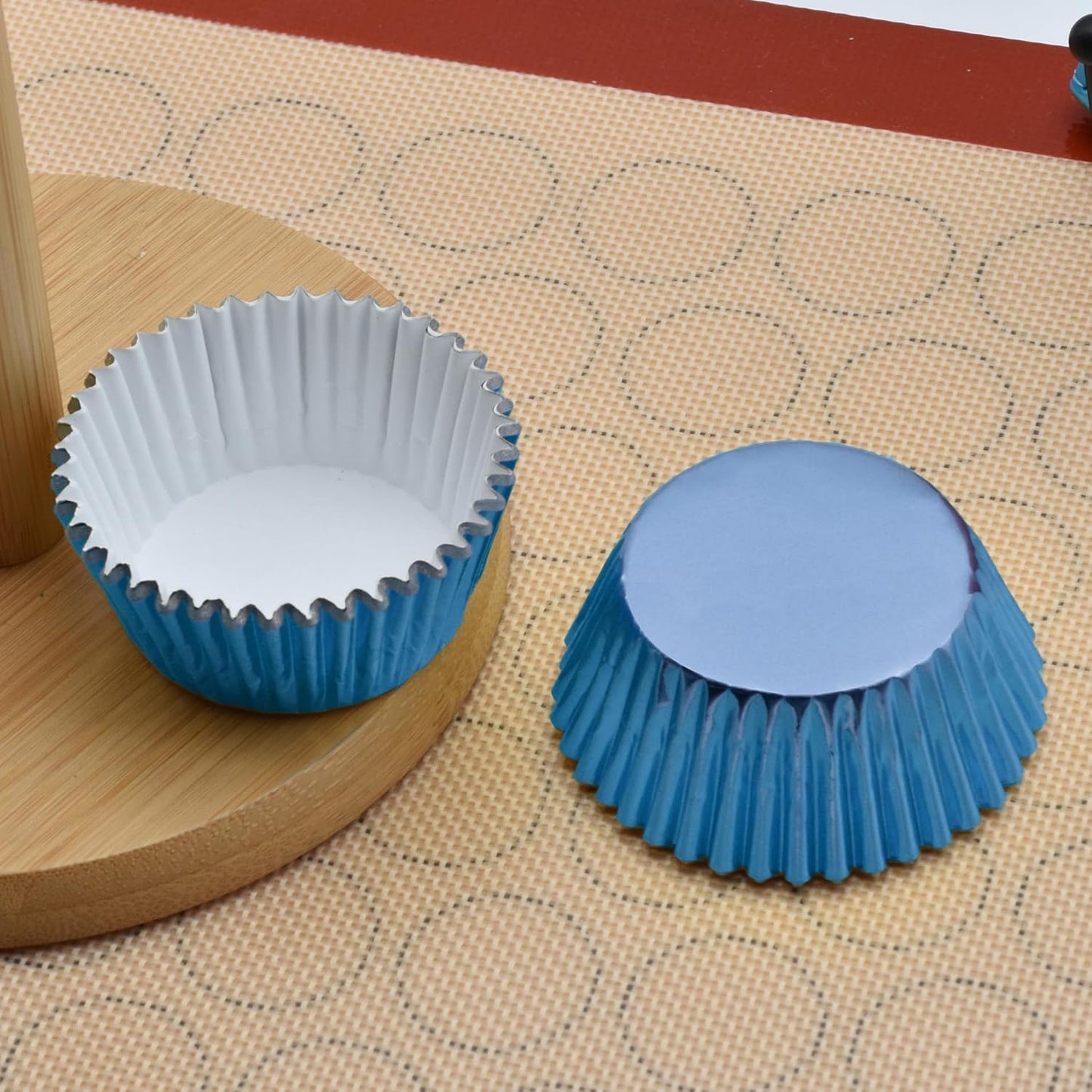 200 Pcs Gold Foil Cupcake Liners Standard Baking Cups Muffin Paper Cases