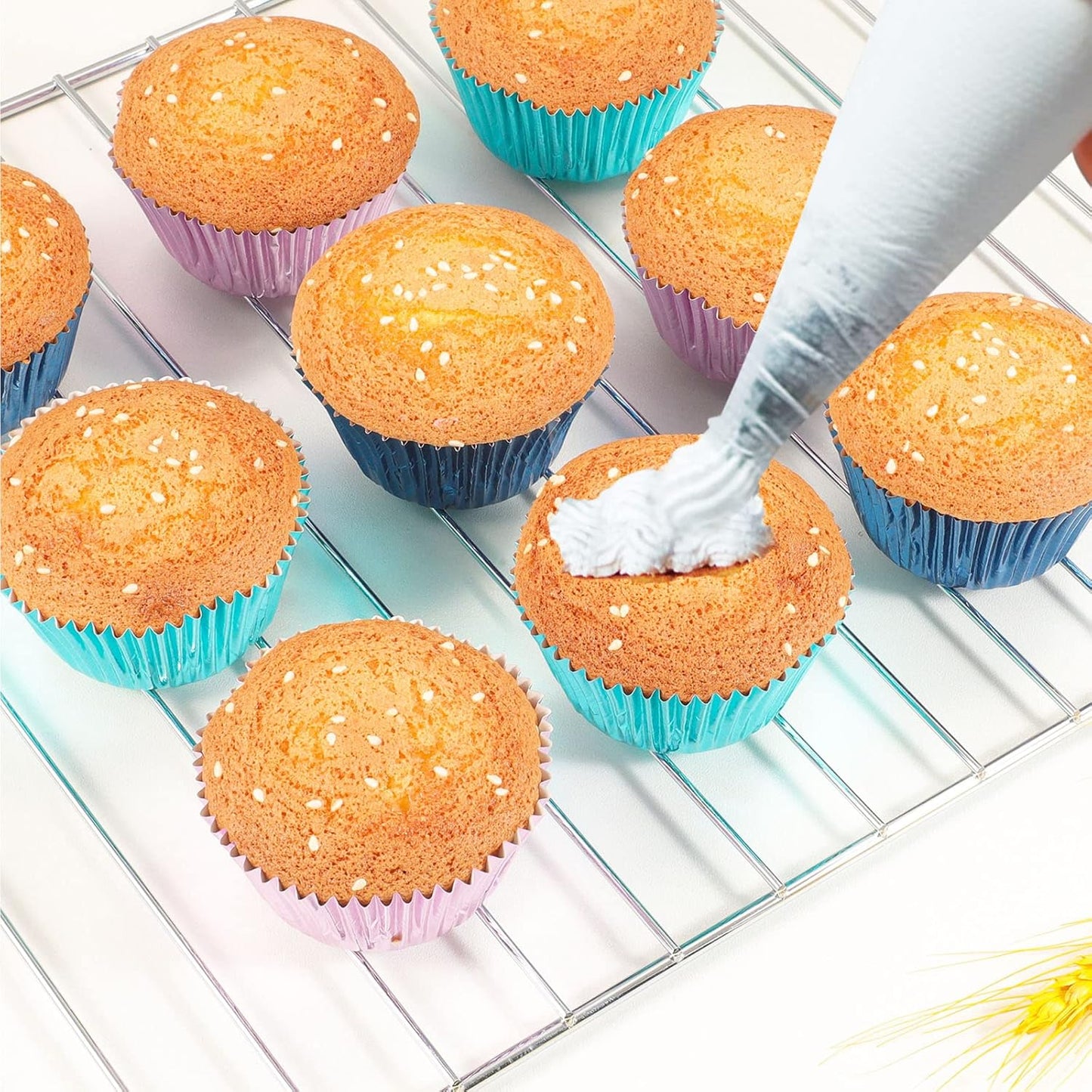 Caperci Standard Cupcake Liners Gold Foil Muffin Baking Cups 150-Pack - Premium Greaseproof & Sturdy Cupcake Papers