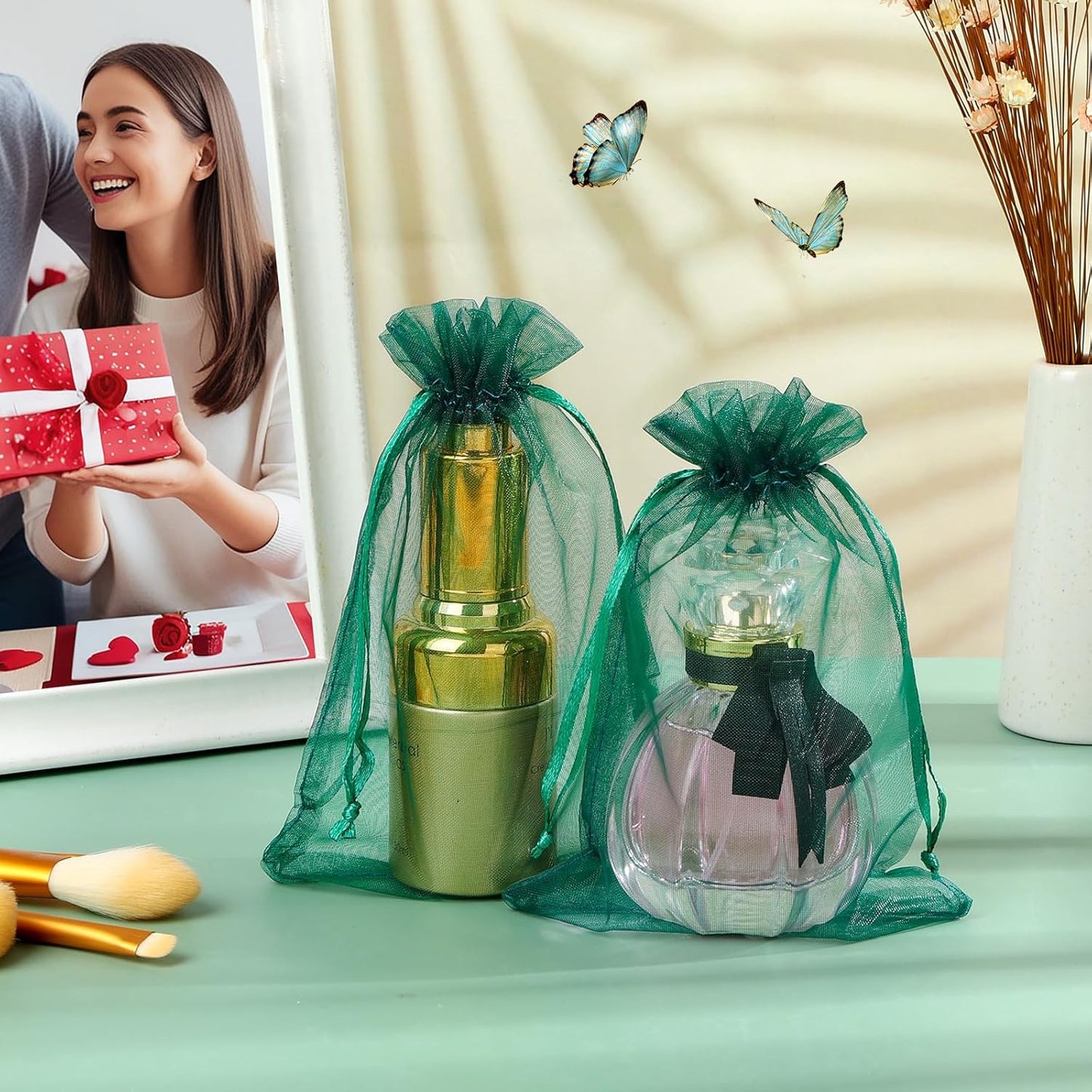 Hopttreely 100PCS Premium Sheer Organza Bags, White Wedding Favor Bags with Drawstring, 4x4.72 Jewelry Gift Bags for Party, Jewelry, Christmas, Mother's Day, Festival, Bathroom Soaps, Makeup Organza Favor Bags