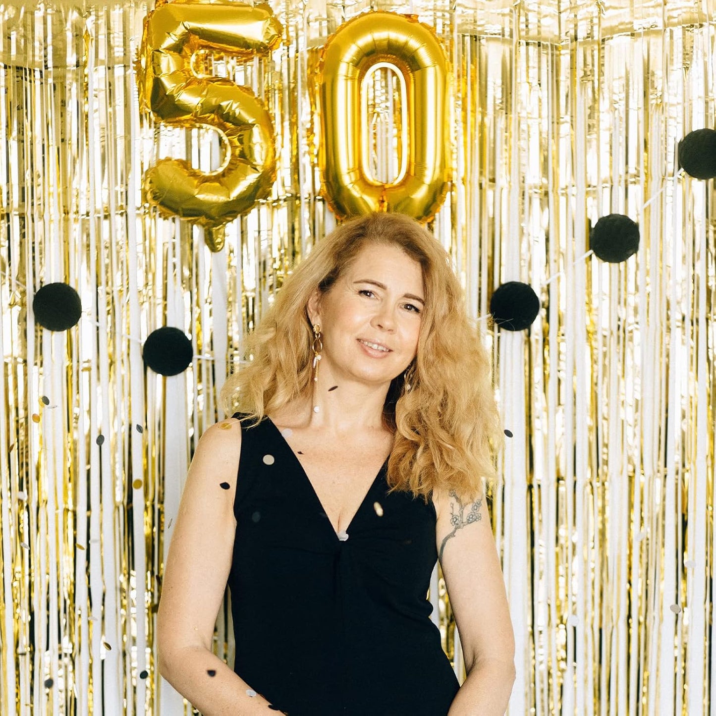 20 Pack Silver Foil Curtain Backdrop 3.2ft x 8.2ft Foil Fringe Backdrop Curtain Metallic Tinsel Foil Fringe Curtains Streamer Backdrop Curtains for Birthday Party Decorations Photo Booth (Silver)