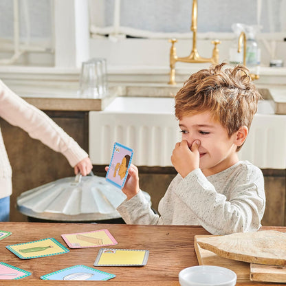 eeBoo Scavenger Hunt Indoors Game, a Finding Game that develops observational and Analytical Skills, Includes 50 Cards & Instructions, for Ages 3 and up