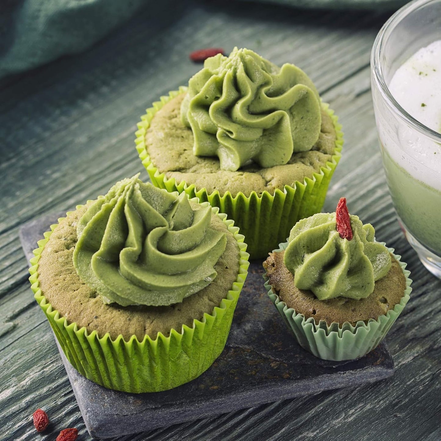 Standard Size Baking Cups Food-Grade Greaseproof Paper Cupcake Liners 200 Pcs (Natural)