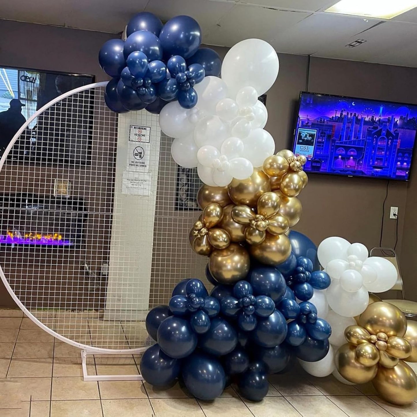 Black and Gold Balloons Garland Arch Kit, 134pcs Black and Metallic Gold Balloons with Different Size for 2026 Graduation Decorations, New Year, Birthday, Anniversary Party Decorations
