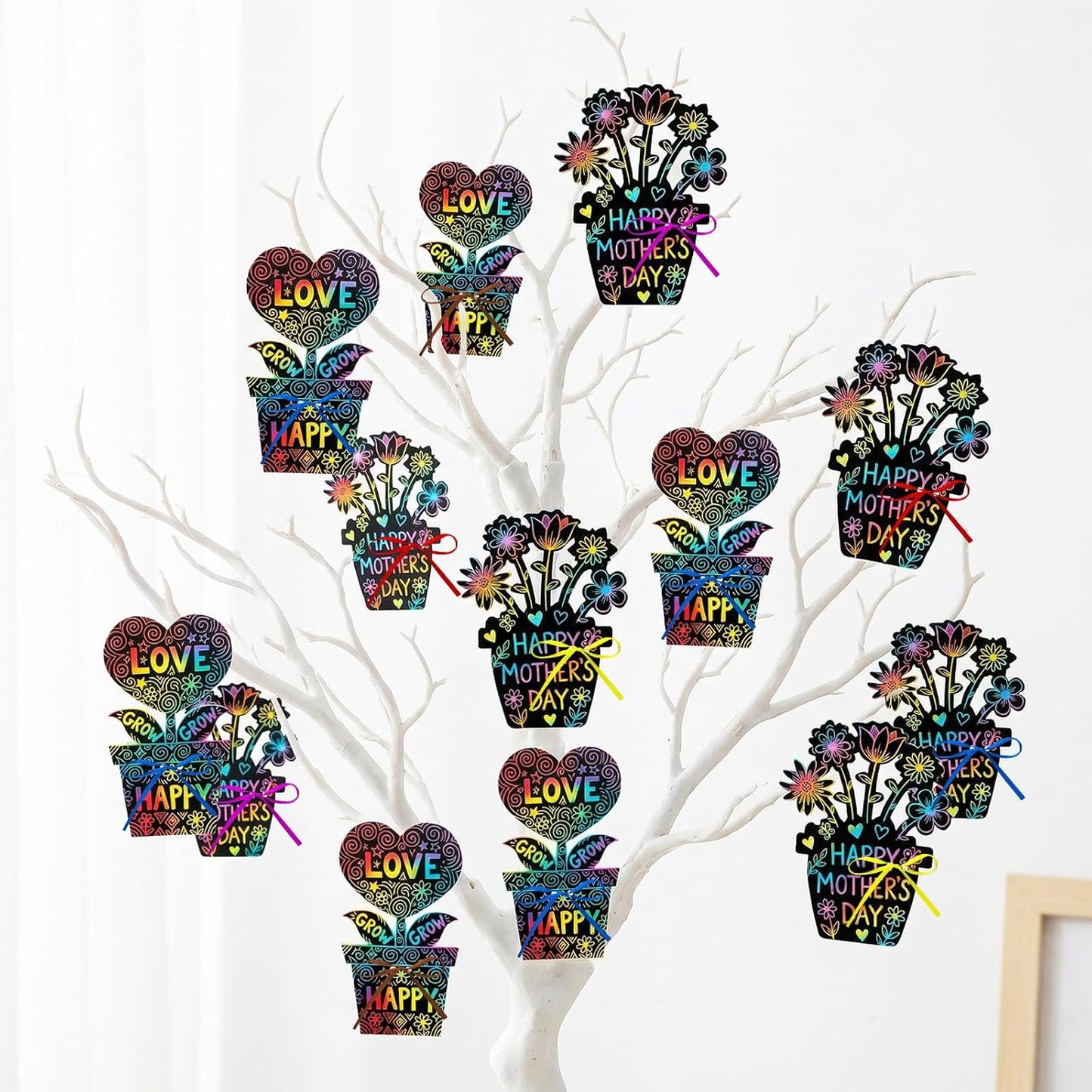 Dhthdrh 60 Pcs Flower Scratch Cards Craft Graduation Mothers Day Flower Pot Scratch Cards DIY Magic Rainbow Paper Craft Art DIY Hanging Art Kit Drawing Coloring Sheet for Men Women Teacher
