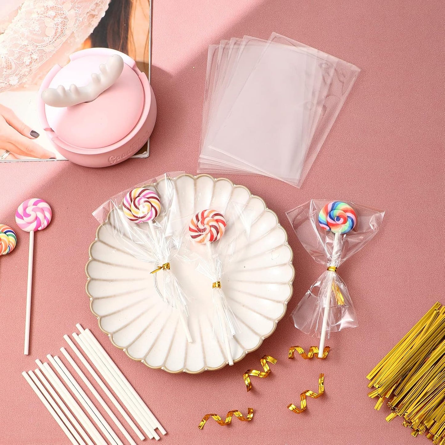 Roowest 1600 Pcs Cake Pop Sticks and Wrappers Kit Including 400 Cake Pop Sticks 400 Clear Candy Treat Bags 800 Gold Metallic Twist Ties for Candy Chocolate Suckers Making(3.94 x 0.12 Inches)