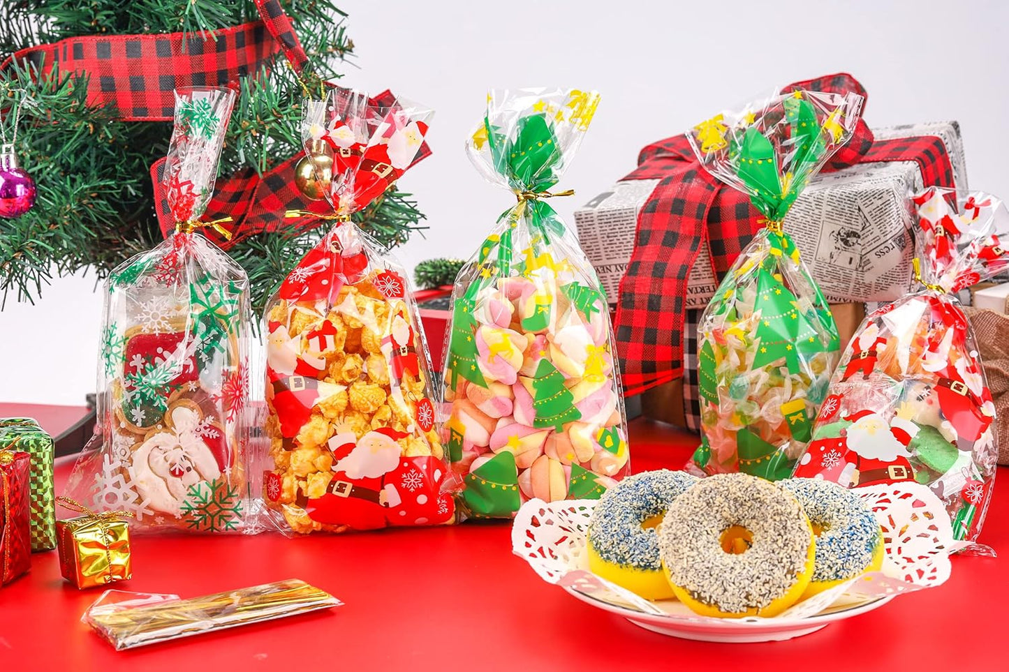 LOKQING Clear Cellophane Treat Bags 6 x 10 in, 100 Pack Mothers Day Gift Bags with Twist Ties, Bags for Cookies, Candy, Party Favors, Bakery Packaging and Small Gifts