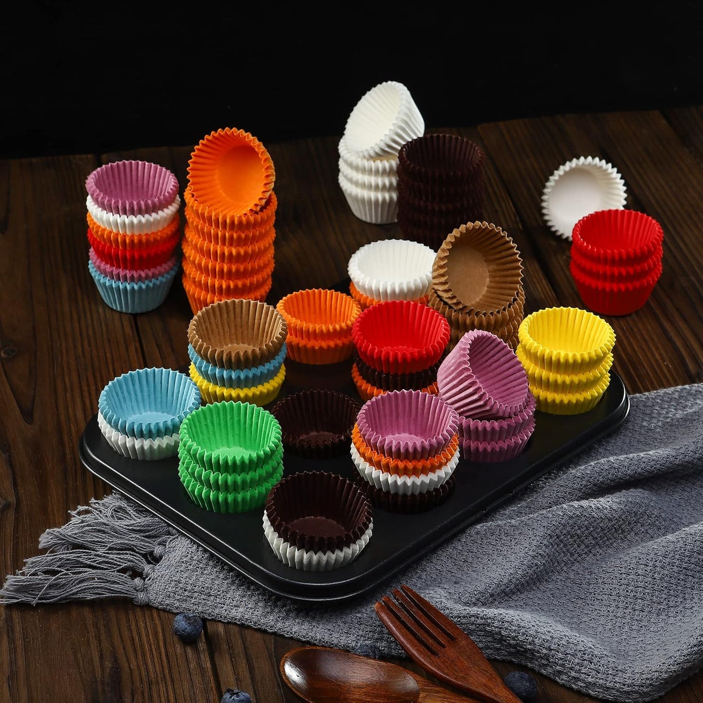 Bake Choice Non-Stick 400pcs Mini Cupcake Liners for Baking, Natural parchment muffin liners for Mini Muffin Pan, Cupcake Pan, Food Grade, Non Stick, Greaseproof
