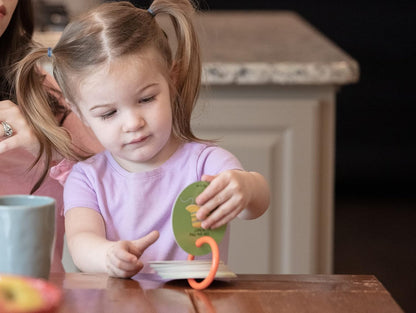MOLLYBEE KIDS Preschool Outdoor Scavenger Hunt Cards at Home, Gifts for Ages 3, 4