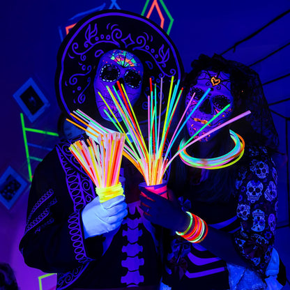 JOYIN 300 Pack Glow Sticks, 100ct 22'' Necklaces and 200 Pcs 8" Glow Sticks Bulk with 300 Pcs Connectors, Bright in The Dark Party Supplies, Neon Light Up, Halloween Party Favors
